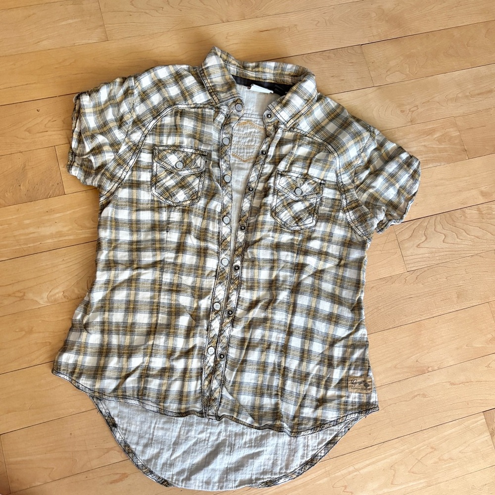 Women’s medium Harley Davidson short sleeved plaid button up shirt